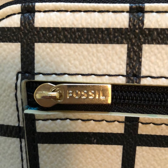 Fossil Wristlet - Picture 4 of 4